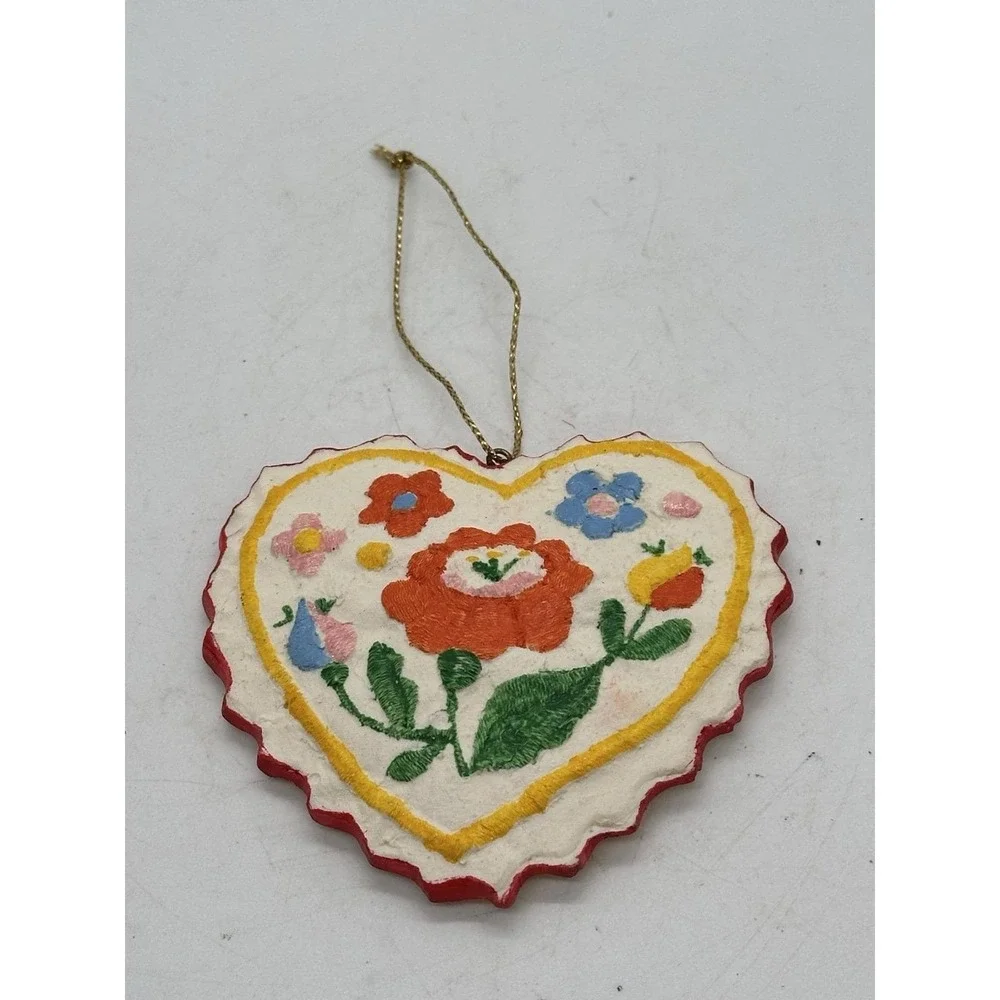 Vintage Folk Art Heart Christmas Ornament Floral Plastic Wall Hanging